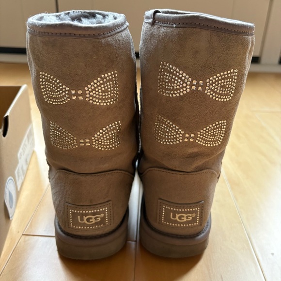 UGG Shoes - UGG Classic Short Crystal Bows Gray Grey Size 8